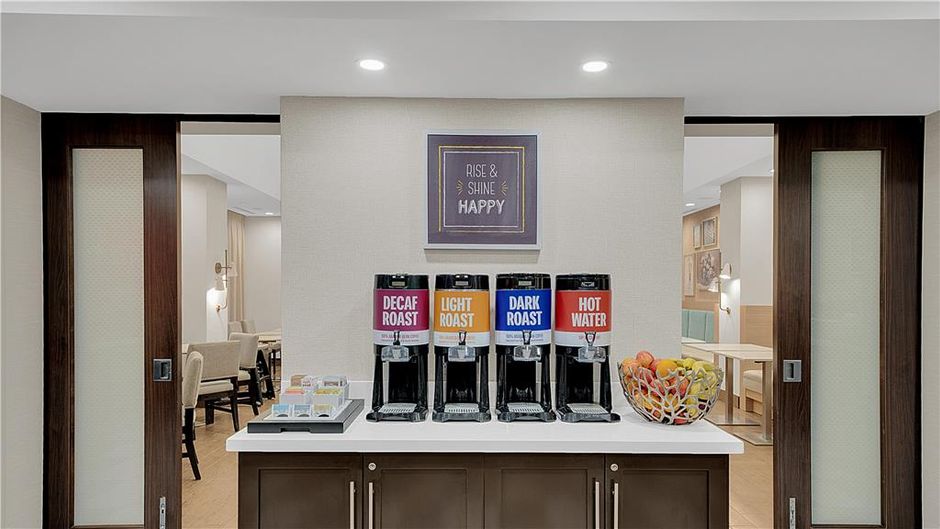 Hampton Inn & Suites by Hilton-Toronto Restaurant