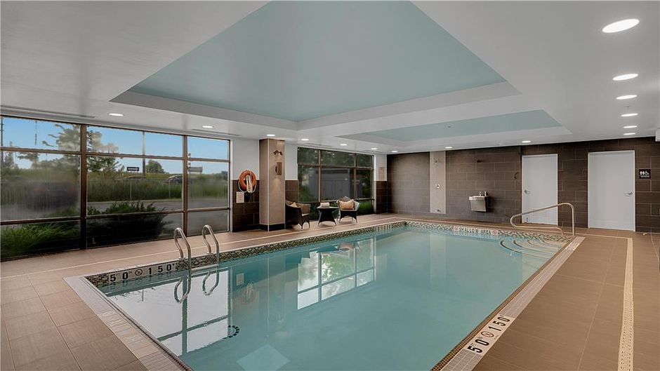 Hampton Inn & Suites by Hilton-Toronto Pool