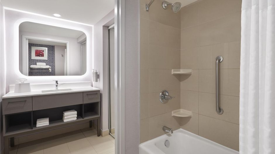 Homewood Suites by Hilton - Vaughn Room