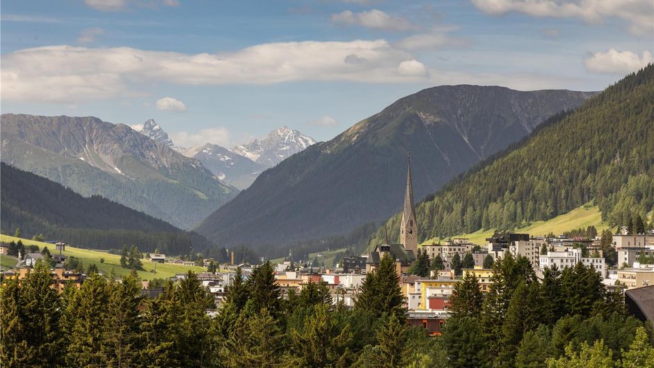 Hilton Garden Inn Davos Exterior