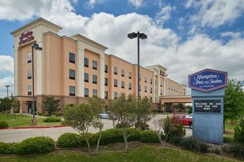 Hampton Inn & Suites Waco-South