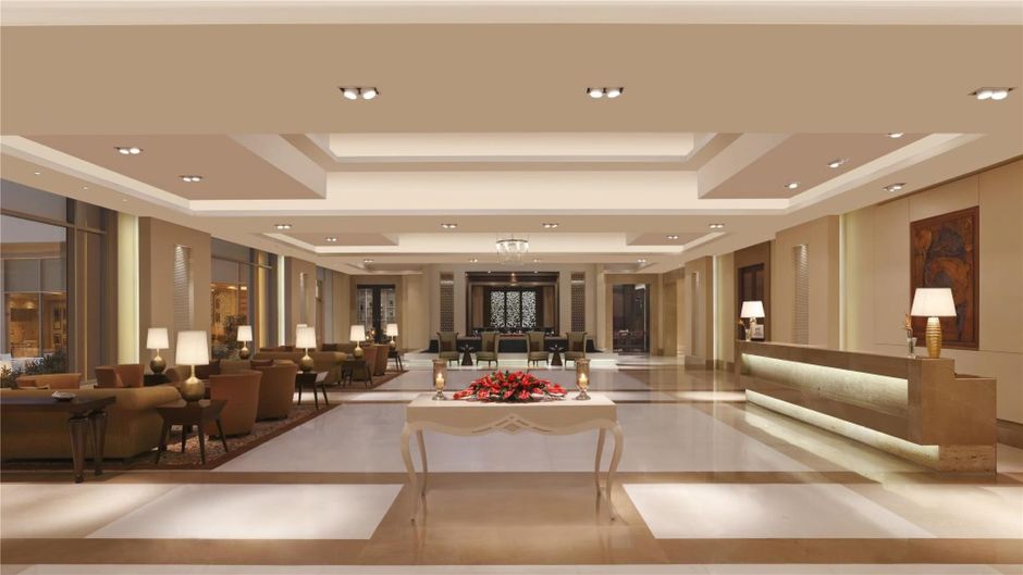 DoubleTree by Hilton Hotel Agra Lobby