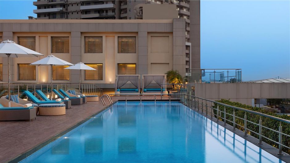 DoubleTree by Hilton Hotel Agra Pool