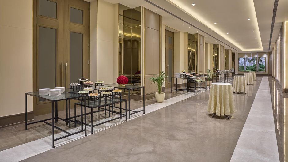 DoubleTree by Hilton Hotel Agra Meeting