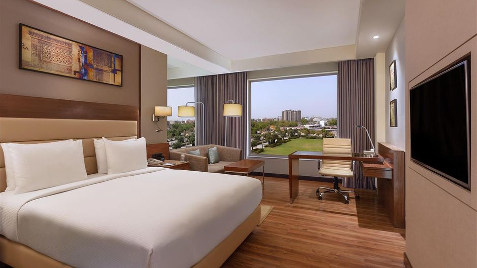 DoubleTree by Hilton Hotel Agra Room