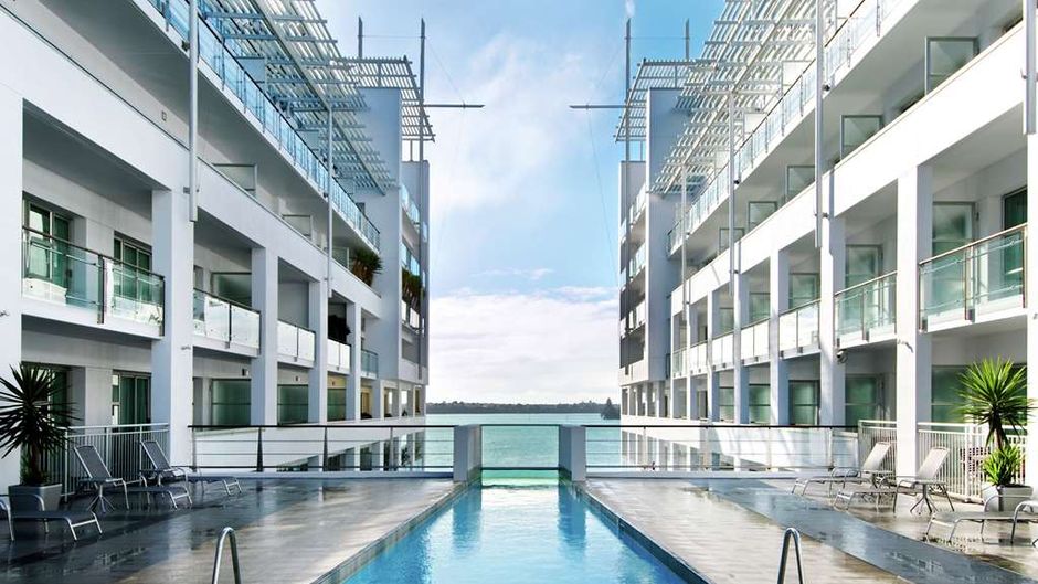 Hilton Auckland Pool