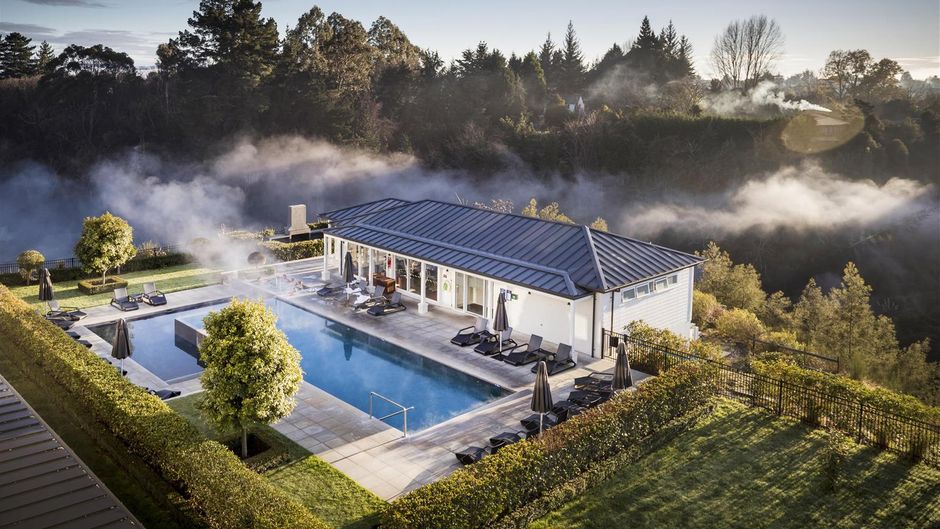 Hilton Lake Taupo Pool