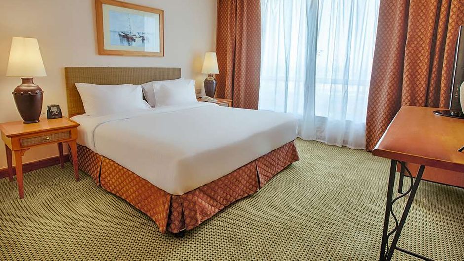 Hilton Alexandria Green Plaza Room