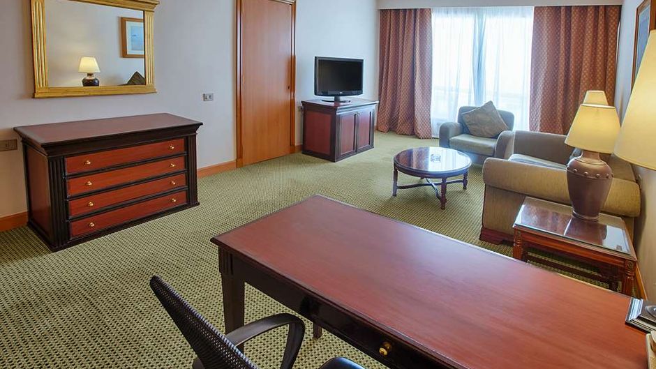 Hilton Alexandria Green Plaza Room