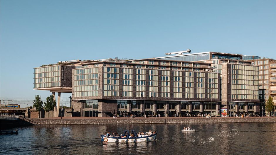DoubleTree Amsterdam Centraal Station Exterior