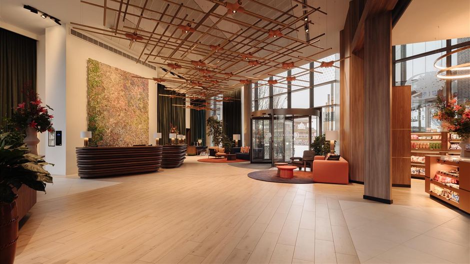 DoubleTree Amsterdam Centraal Station Lobby