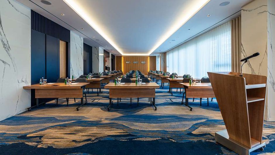 DoubleTree by Hilton Hotel Aqaba Meeting