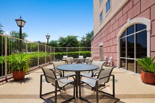 Embassy Suites Austin Arboretum