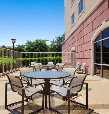 Embassy Suites Austin Arboretum