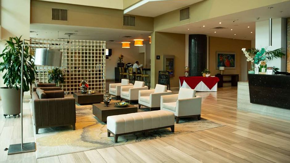 Hilton Garden Inn Barranquilla Lobby