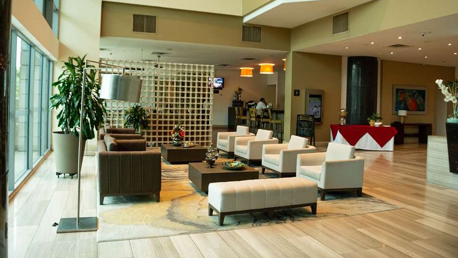 Hilton Garden Inn Barranquilla Lobby