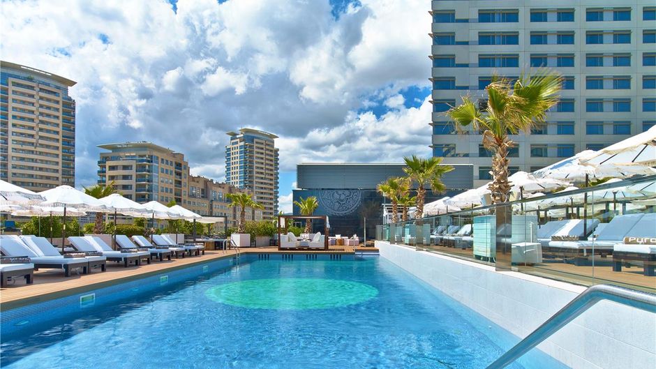 Hilton Diagonal Mar Barcelona Pool