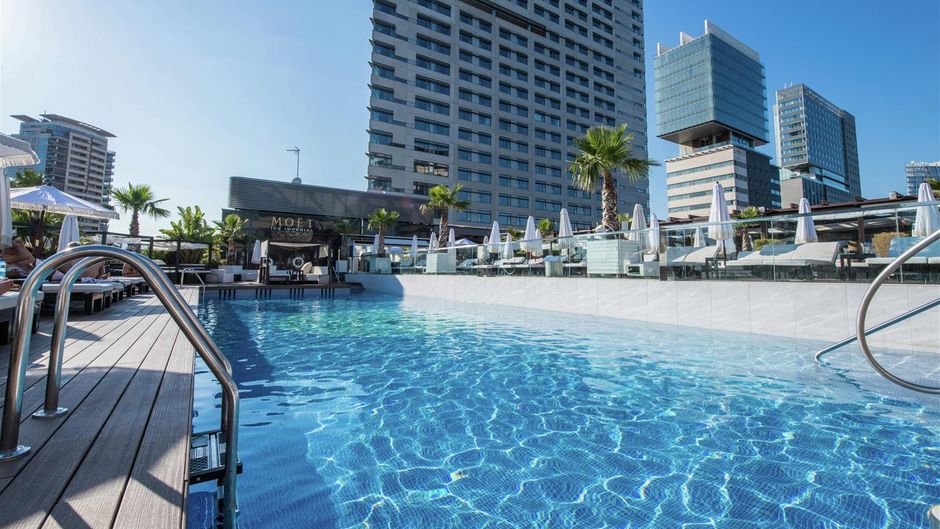 Hilton Diagonal Mar Barcelona Pool