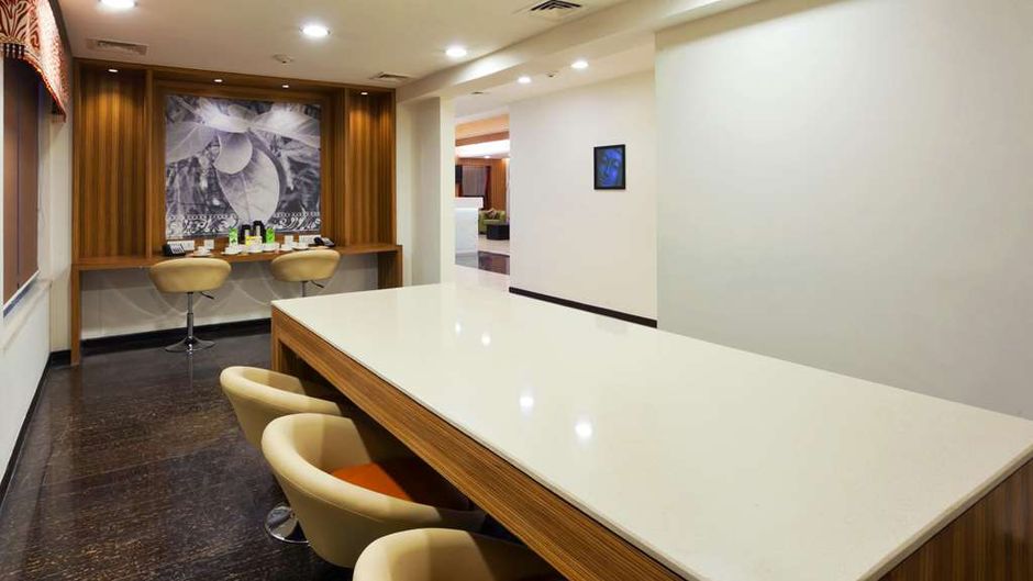 Hampton by Hilton Vadodara-Alkapuri Lobby