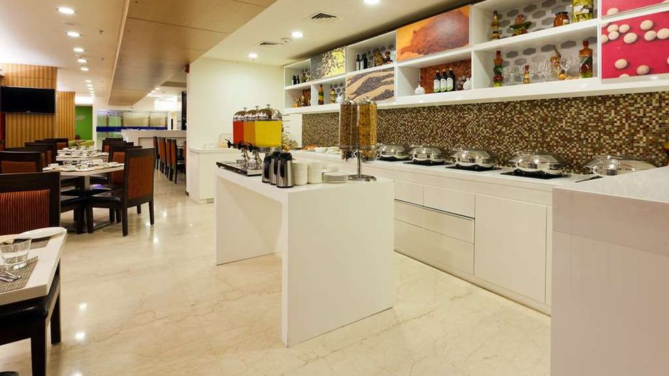 Hampton by Hilton Vadodara-Alkapuri Restaurant