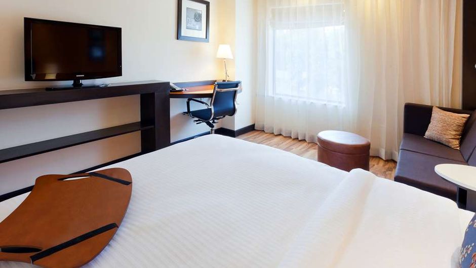 Hampton by Hilton Vadodara-Alkapuri Room