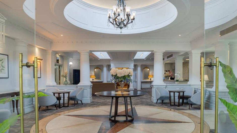 Hilton Puckrup Hall, Tewkesbury Lobby
