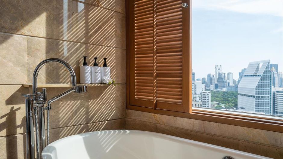 Conrad Bangkok Room