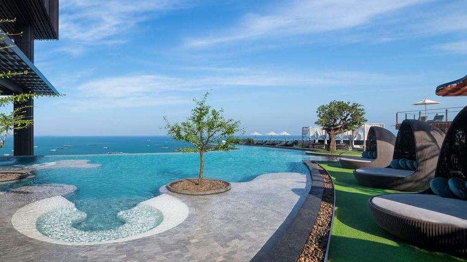 Hilton Pattaya Pool