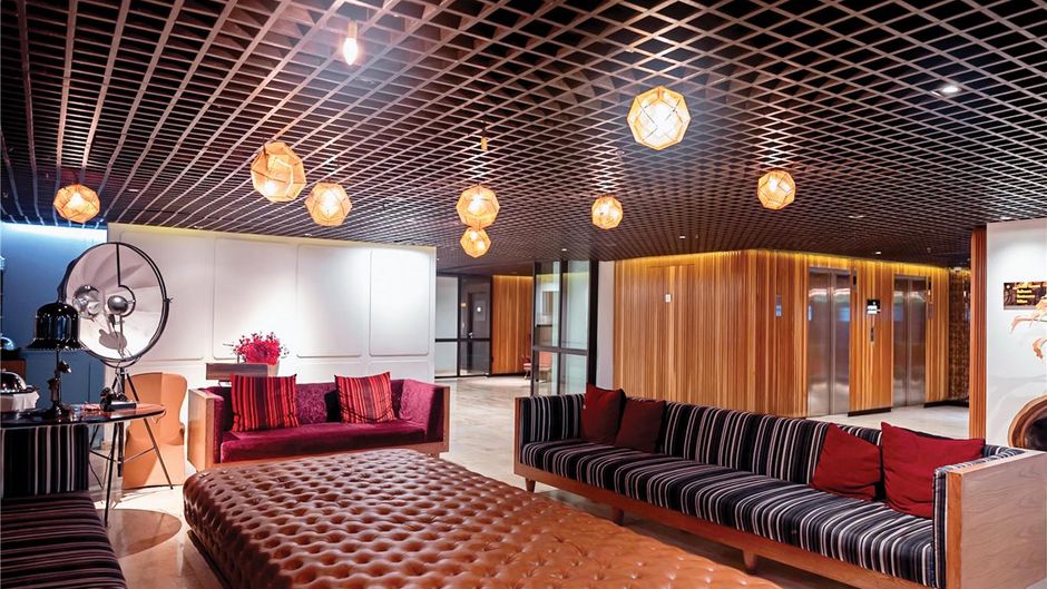 DoubleTree by Hilton Sukhumvit Bangkok Lobby