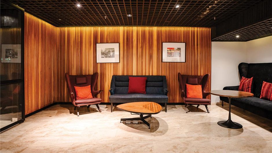 DoubleTree by Hilton Sukhumvit Bangkok Lobby
