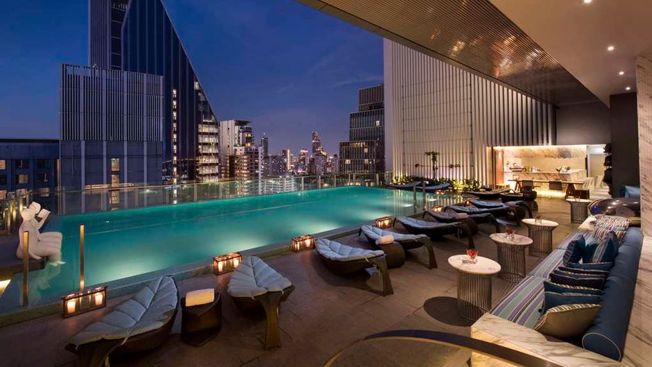 Hilton Sukhumvit Bangkok Pool