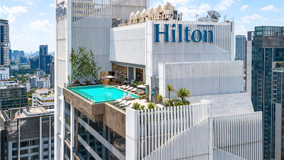 Hilton Sukhumvit Bangkok Exterior