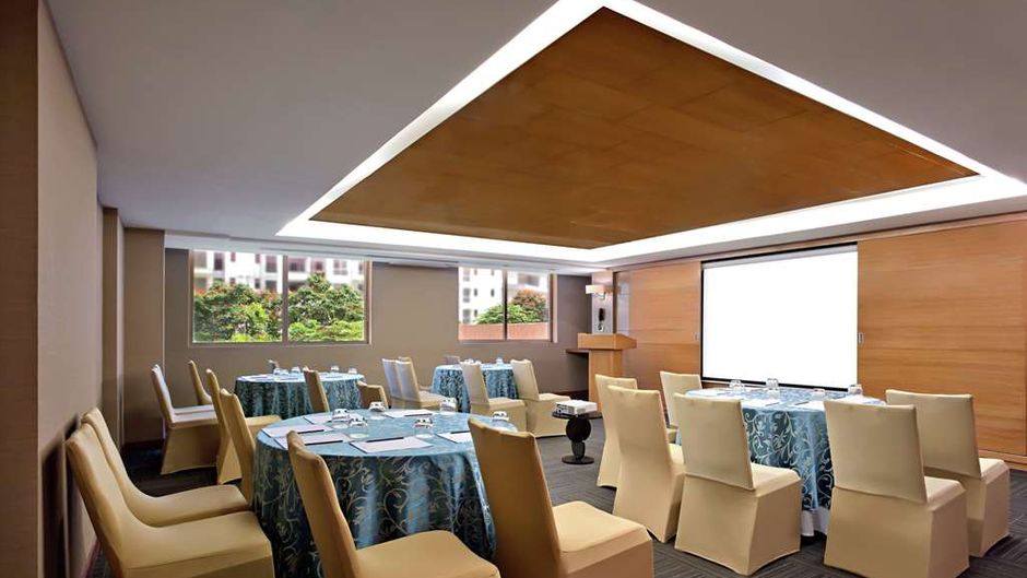 DoubleTree Suites by Hilton Bengaluru Ou Meeting