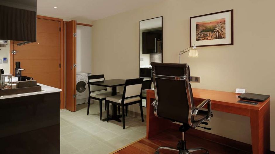 Hilton Bangalore Embassy GolfLinks Room