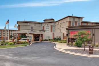 DoubleTree by Hilton Bloomington
