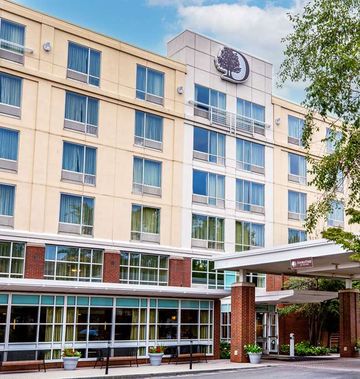 DoubleTree by Hilton Boston Bayside