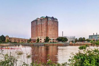 DoubleTree Suites Hotel Boston-Cambridge