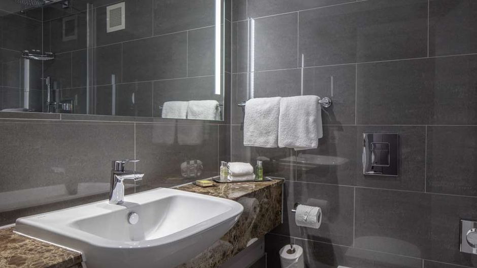 DoubleTree by Hilton Bristol City Centre Room