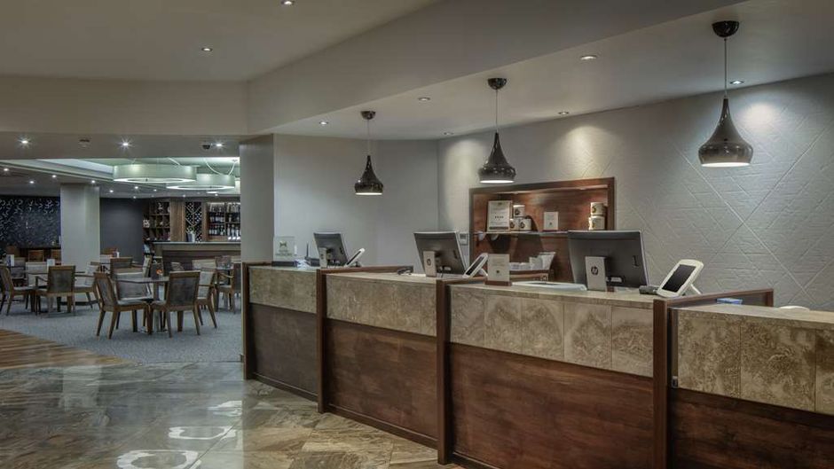 DoubleTree by Hilton Bristol City Centre Lobby