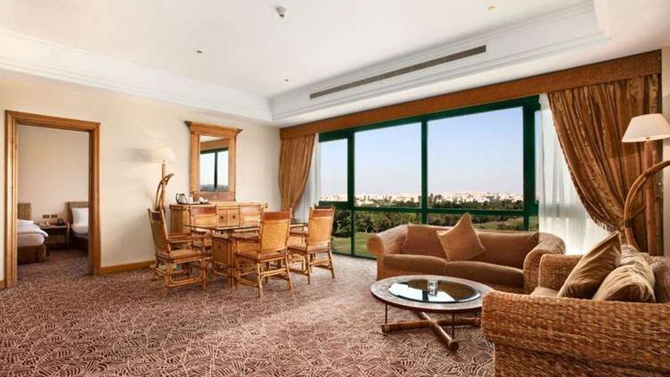 Hilton Pyramids Golf Room