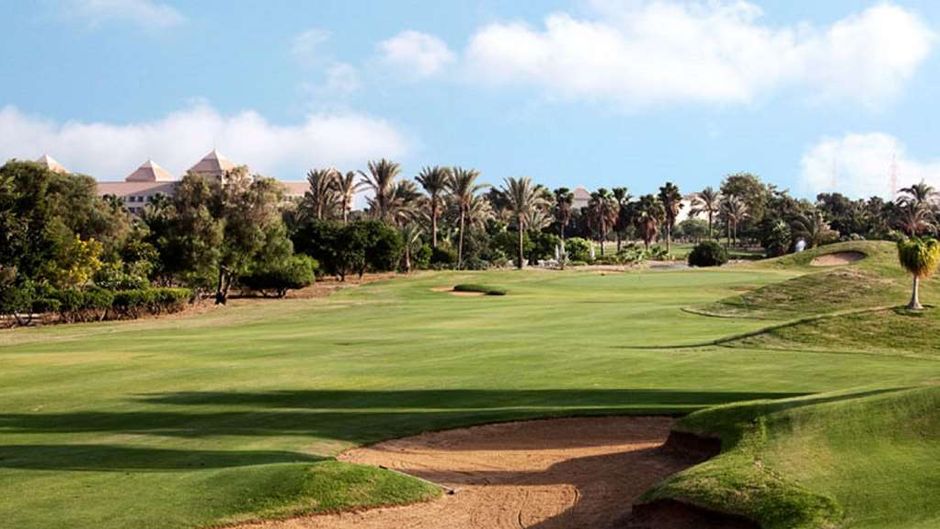 Hilton Pyramids Golf Golf