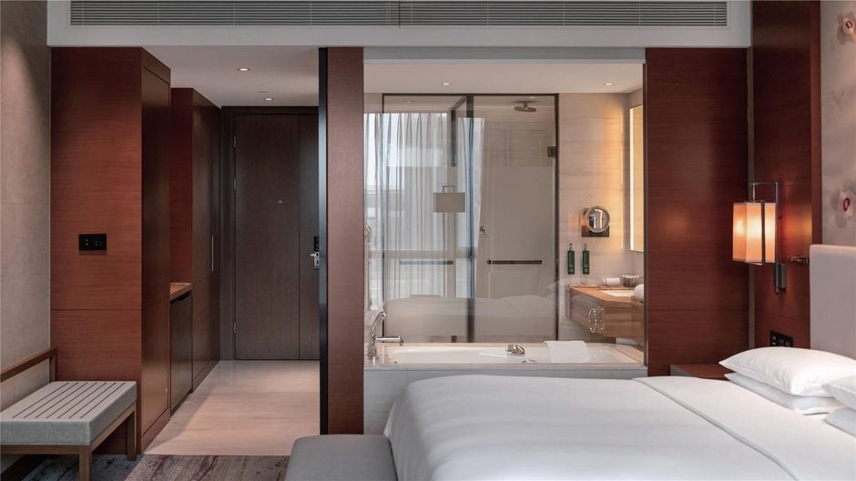 DoubleTree by Hilton Hotel Science City Room