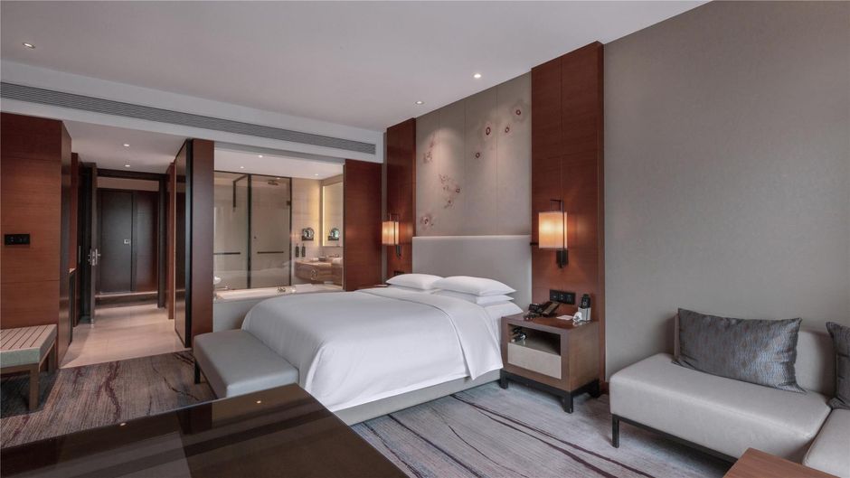 DoubleTree by Hilton Hotel Science City Room