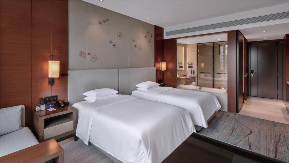 DoubleTree by Hilton Hotel Science City Room