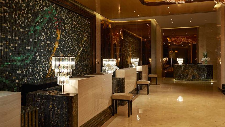 Hilton Zhengzhou Lobby