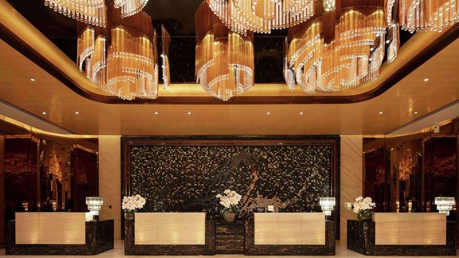 Hilton Zhengzhou Lobby