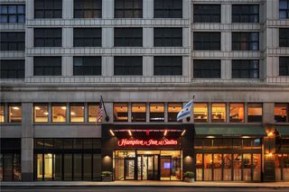 Hampton Inn & Suites Chicago Downtown