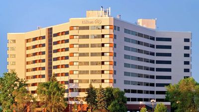 Hilton Chicago/Oak Brook Suites