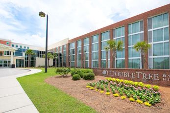 Doubletree Hotel & Stes Charleston Arpt