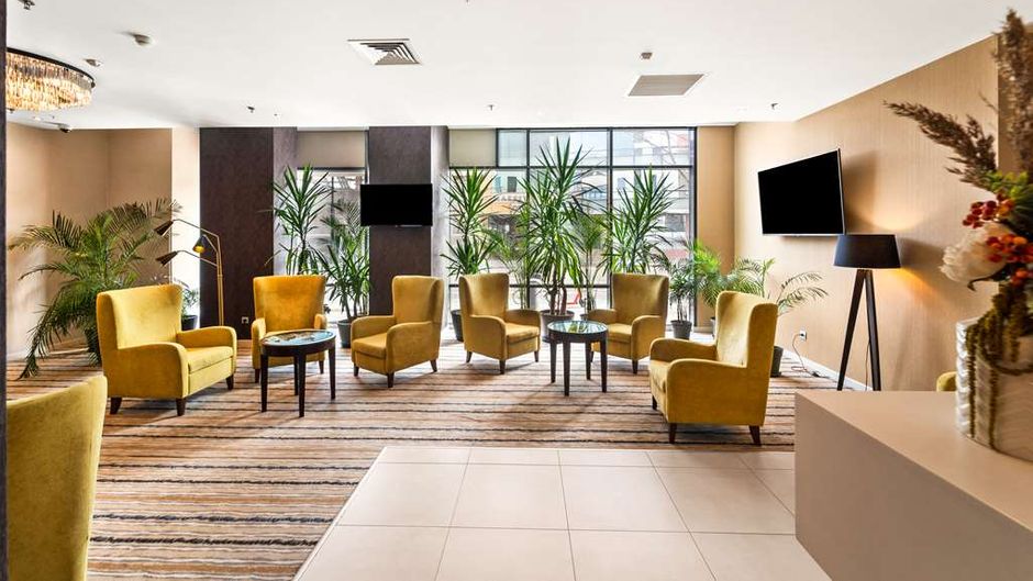 Hampton by Hilton Cluj-Napoca Lobby